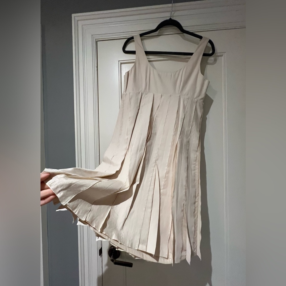 Club Monaco Cream Pleated Summer  Dress, Size 8 (would also fit 6)
